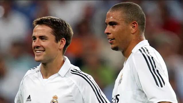 贡献颇大 贡献颇大