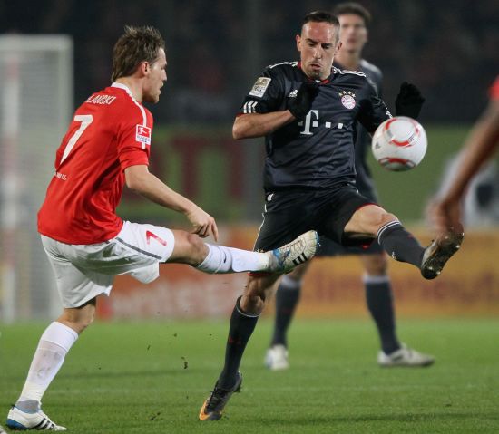 更是面对伤 更是面对伤